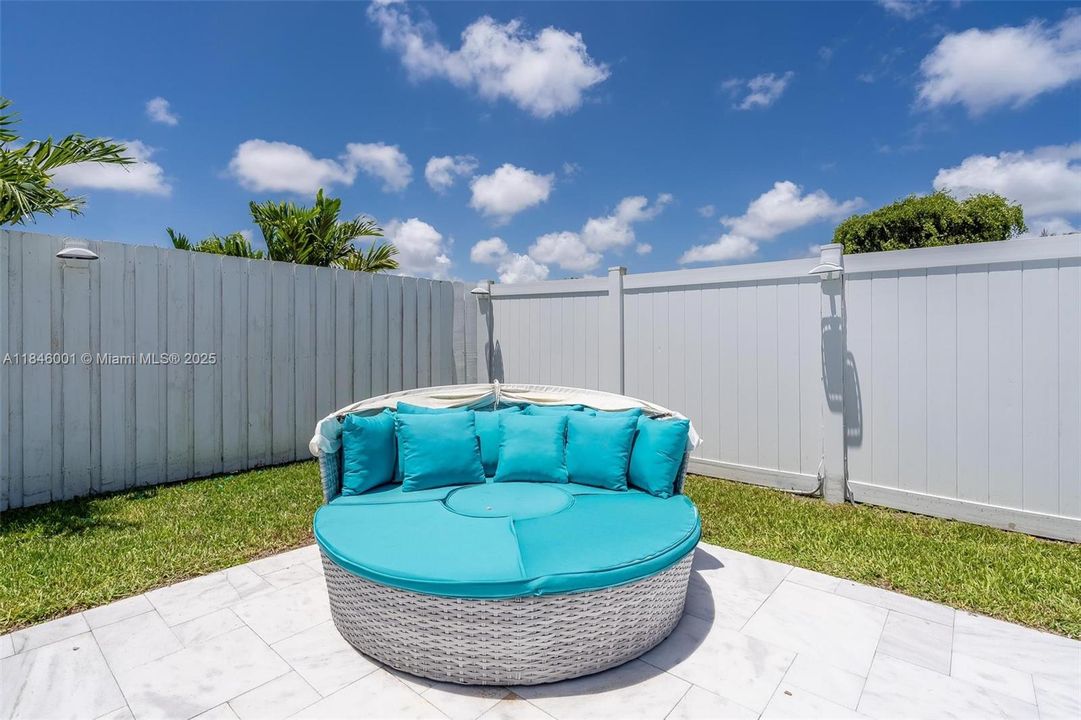 Recently Rented: $6,500 (4 beds, 3 baths, 1694 Square Feet)