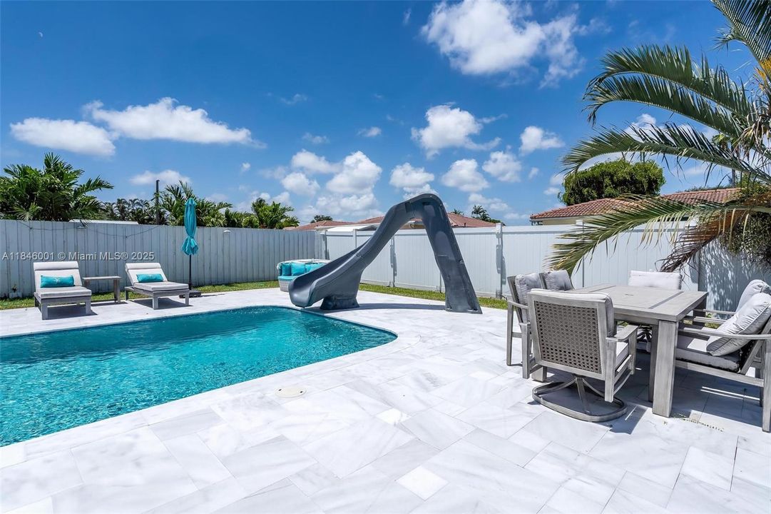 Recently Rented: $6,500 (4 beds, 3 baths, 1694 Square Feet)