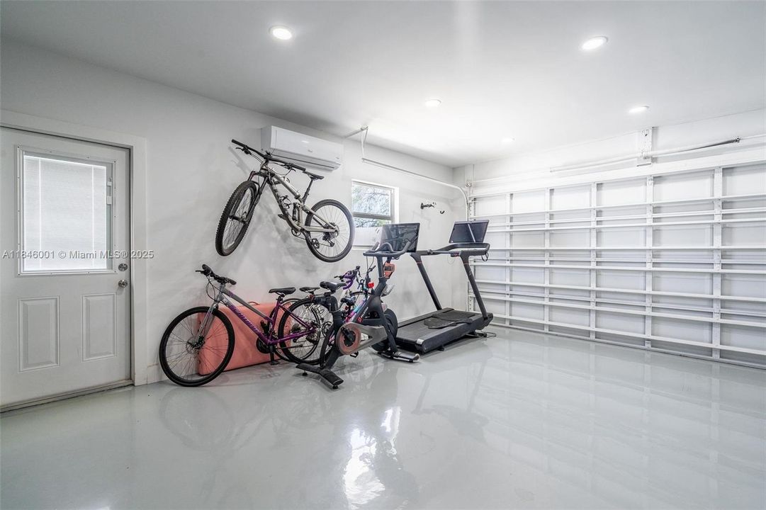 Recently Rented: $6,500 (4 beds, 3 baths, 1694 Square Feet)