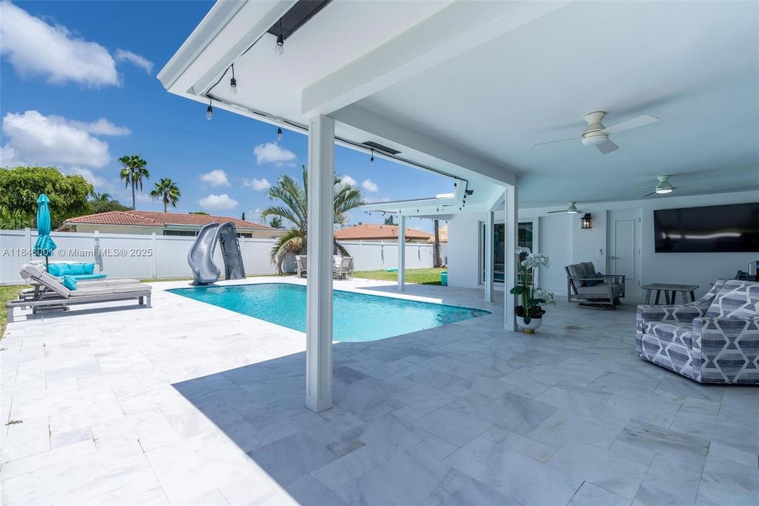 Recently Rented: $6,500 (4 beds, 3 baths, 1694 Square Feet)