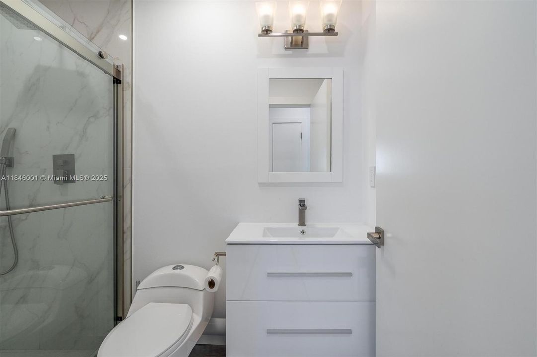 Recently Rented: $6,500 (4 beds, 3 baths, 1694 Square Feet)