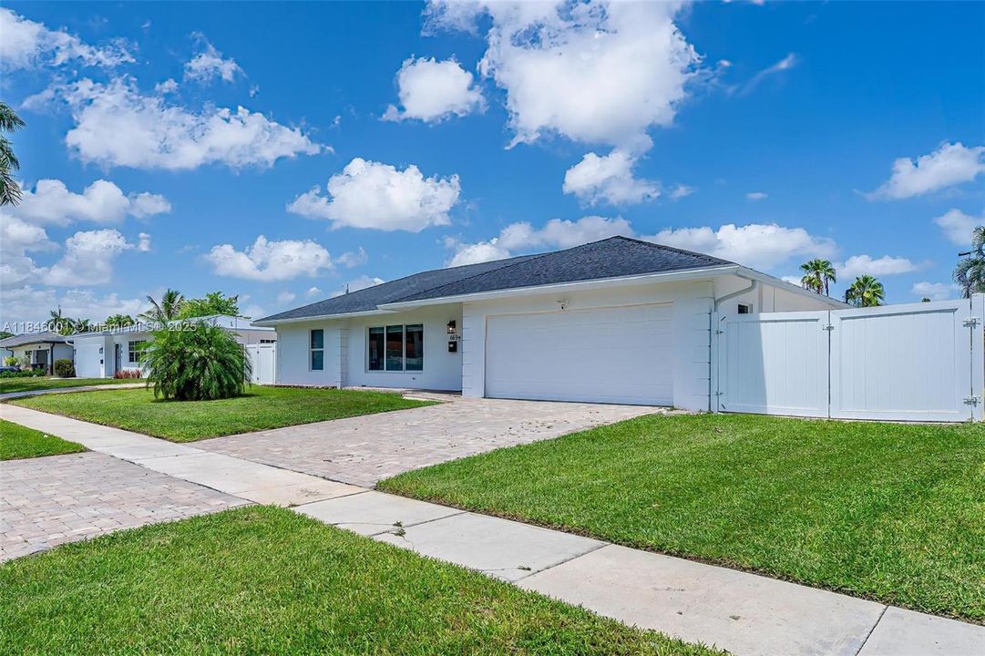 Recently Rented: $6,500 (4 beds, 3 baths, 1694 Square Feet)