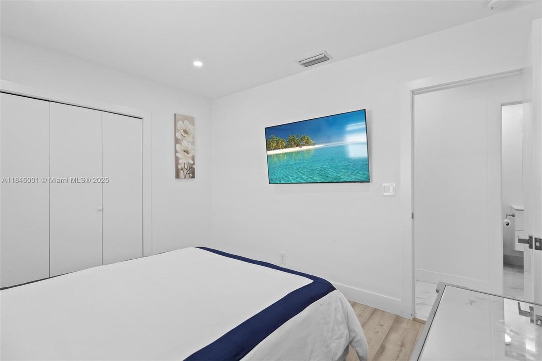 Recently Rented: $6,500 (4 beds, 3 baths, 1694 Square Feet)