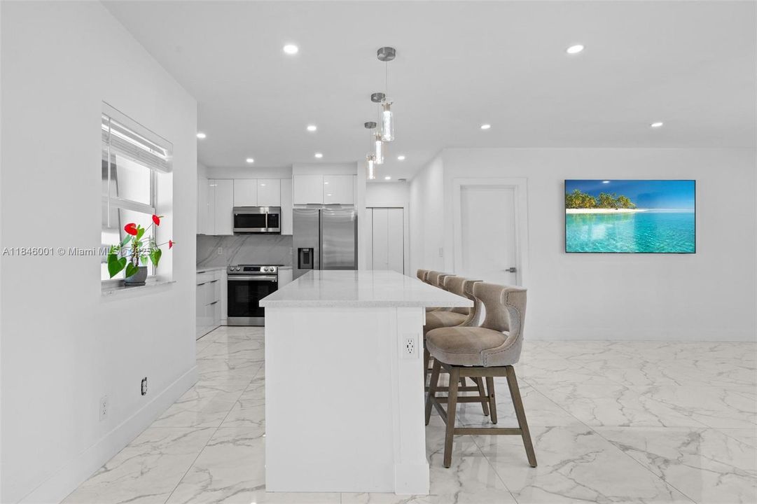 Recently Rented: $6,500 (4 beds, 3 baths, 1694 Square Feet)