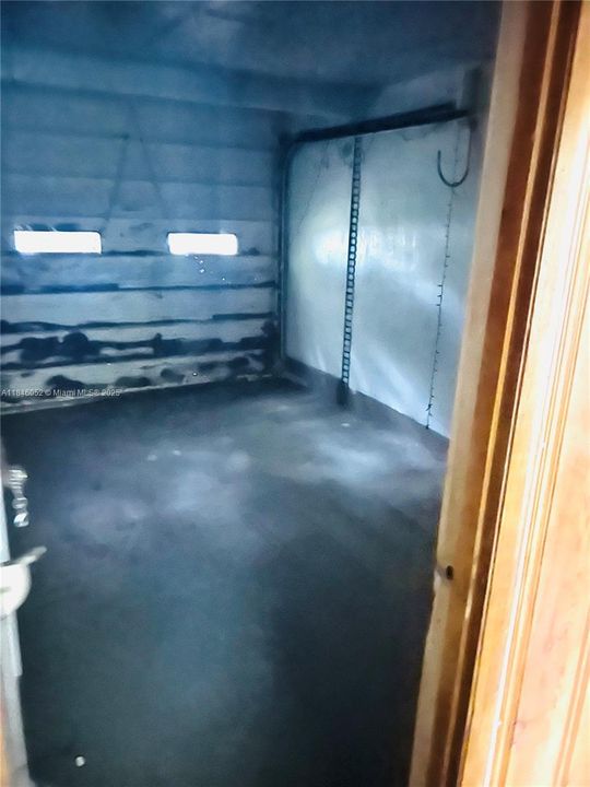 合同活跃: $289,999 (2 贝兹, 1 浴室, 893 平方英尺)