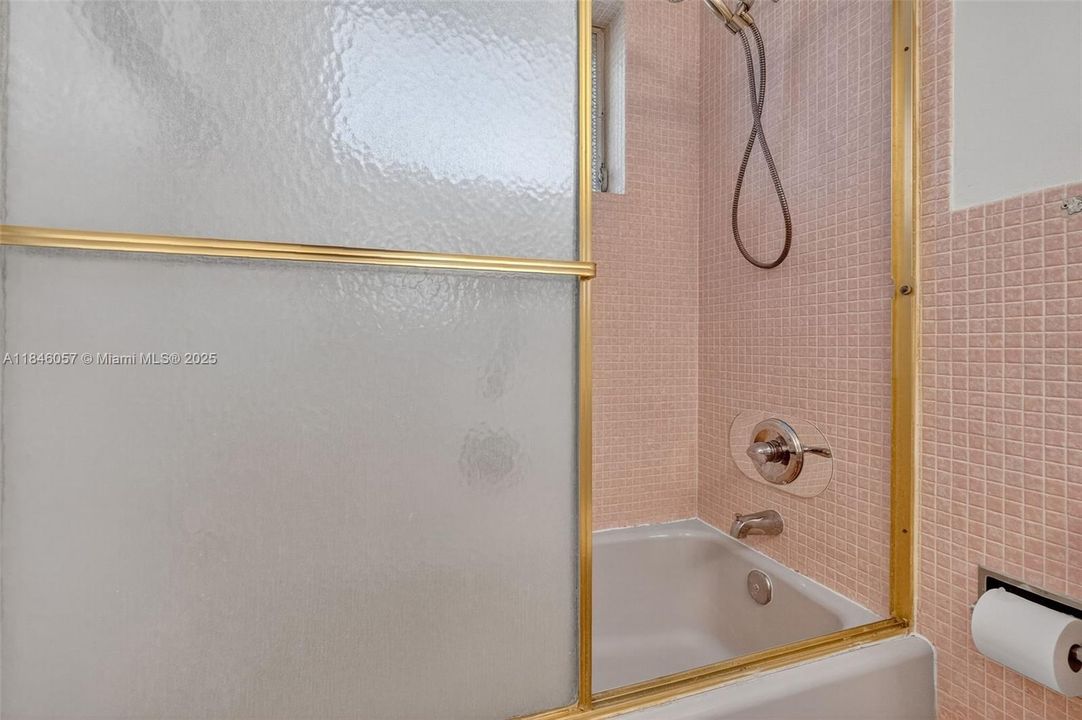 Activo con contrato: $159,900 (0 camas, 1 baños, 445 Pies cuadrados)