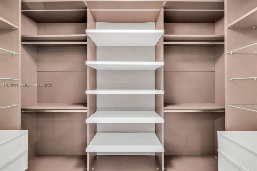 Recently Sold: $1,850,000 (3 beds, 4 baths, 1868 Square Feet)