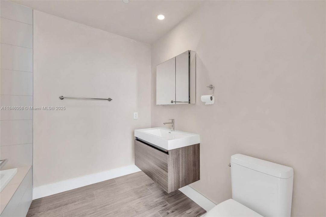 Recently Sold: $1,850,000 (3 beds, 4 baths, 1868 Square Feet)