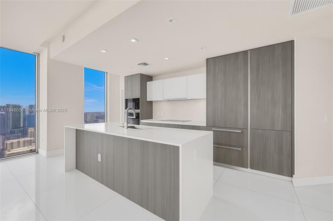 Recently Sold: $1,850,000 (3 beds, 4 baths, 1868 Square Feet)