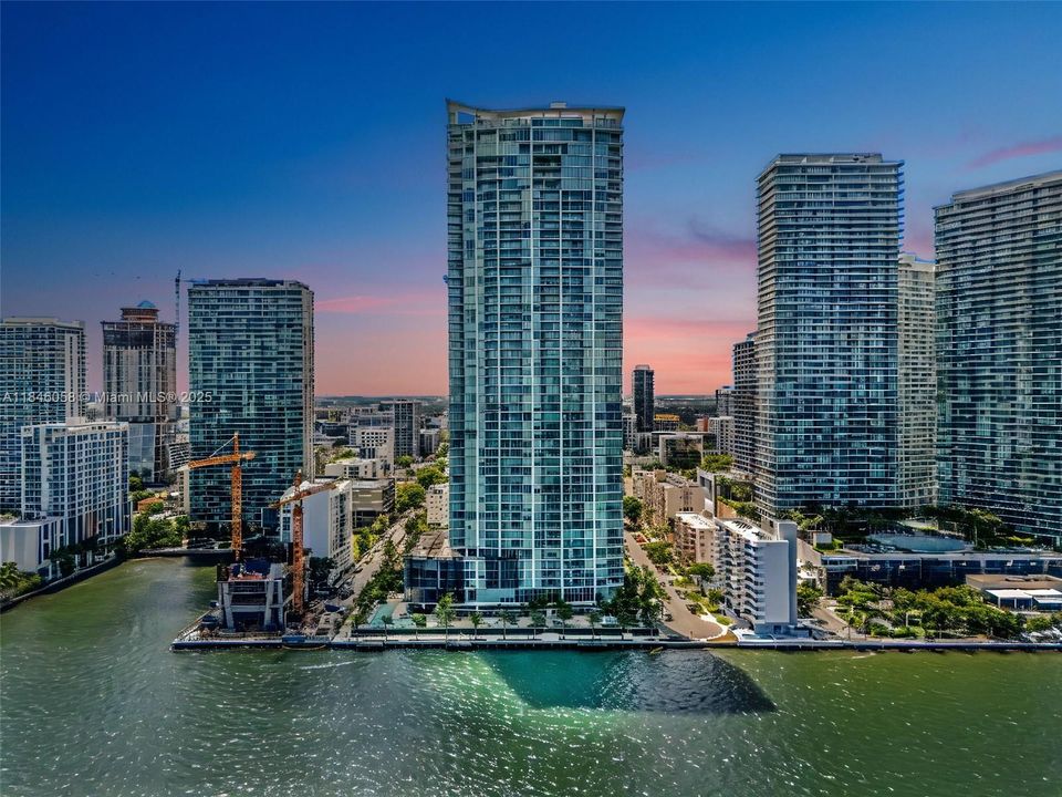 Recently Sold: $1,850,000 (3 beds, 4 baths, 1868 Square Feet)