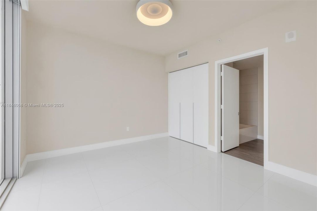 Recently Sold: $1,850,000 (3 beds, 4 baths, 1868 Square Feet)