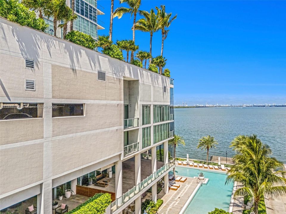 Recently Sold: $1,850,000 (3 beds, 4 baths, 1868 Square Feet)