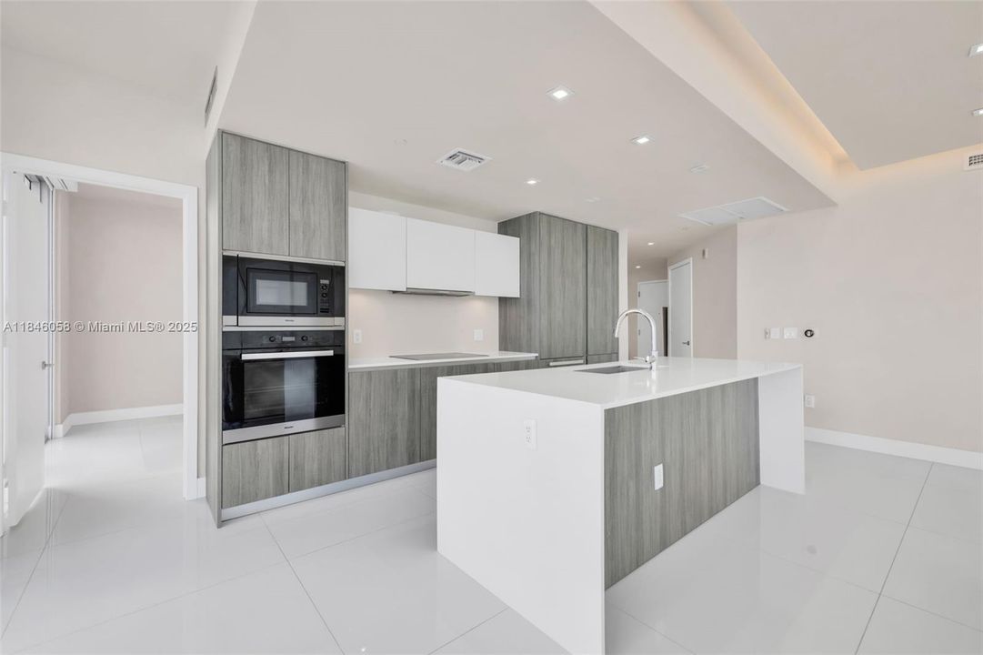 Recently Sold: $1,850,000 (3 beds, 4 baths, 1868 Square Feet)