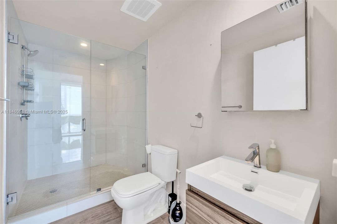 Recently Sold: $1,850,000 (3 beds, 4 baths, 1868 Square Feet)