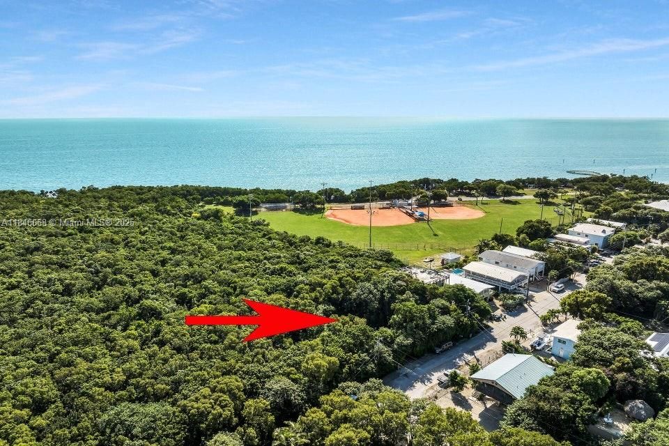 En Venta: $499,000 (0.13 acres)