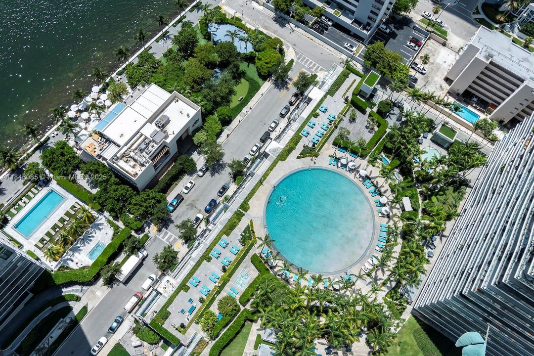 En Venta: $935,000 (2 camas, 2 baños, 1067 Pies cuadrados)