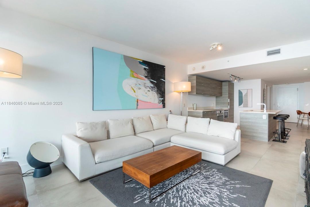 En Venta: $935,000 (2 camas, 2 baños, 1067 Pies cuadrados)
