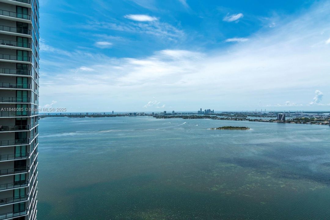 En Venta: $935,000 (2 camas, 2 baños, 1067 Pies cuadrados)