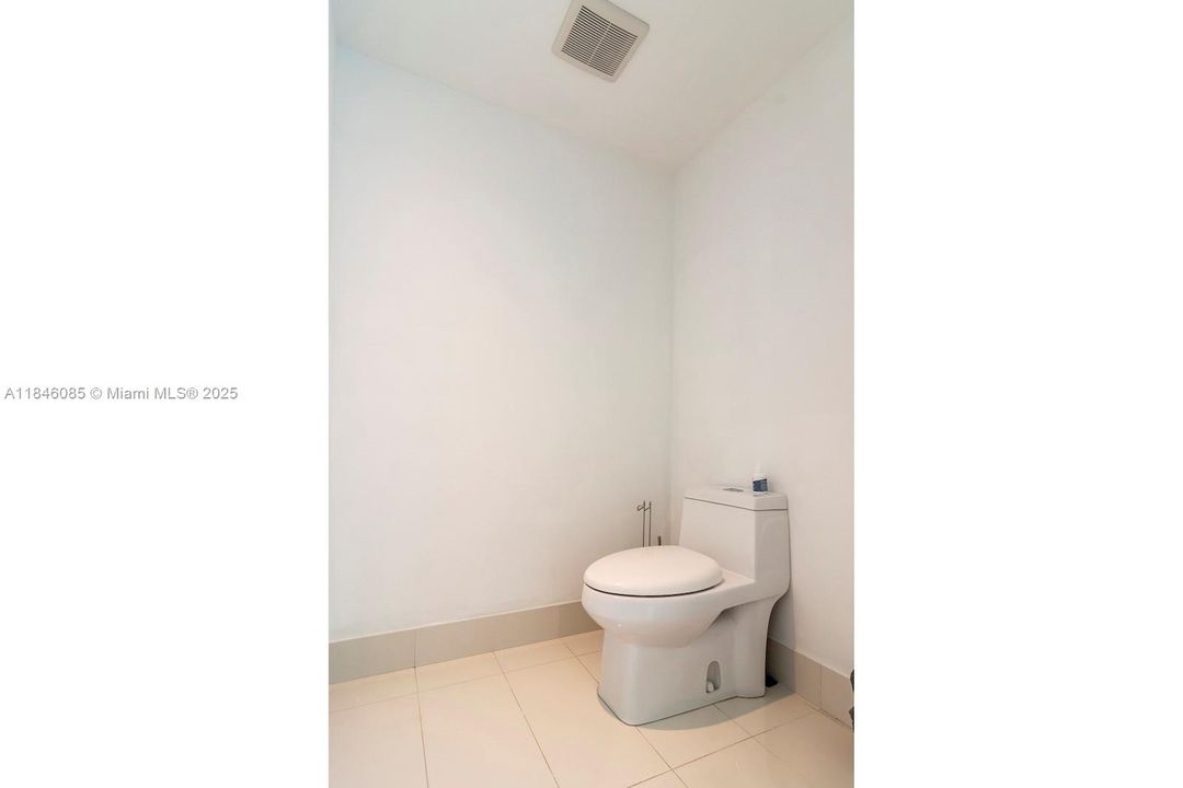 En Venta: $935,000 (2 camas, 2 baños, 1067 Pies cuadrados)