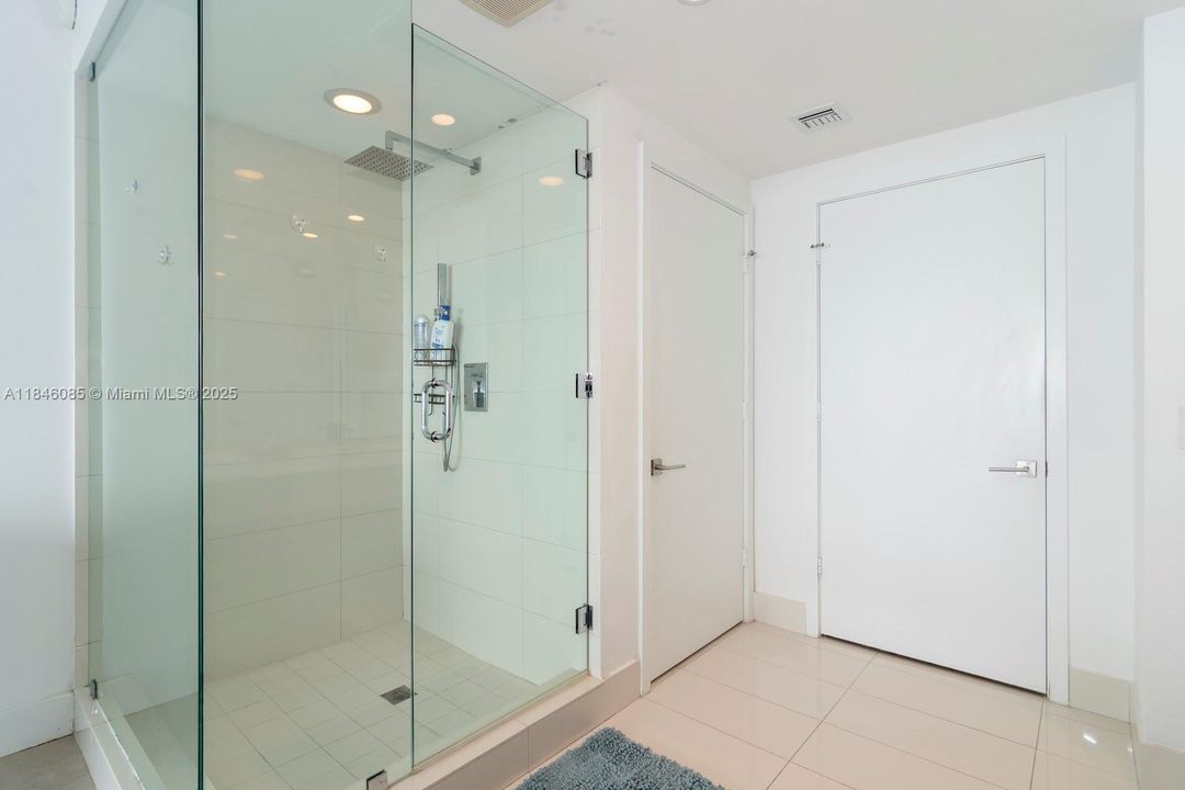 En Venta: $935,000 (2 camas, 2 baños, 1067 Pies cuadrados)