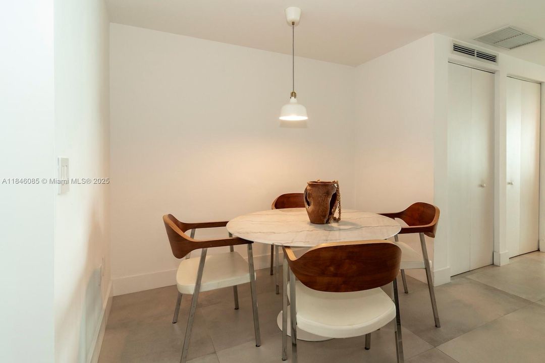 En Venta: $935,000 (2 camas, 2 baños, 1067 Pies cuadrados)