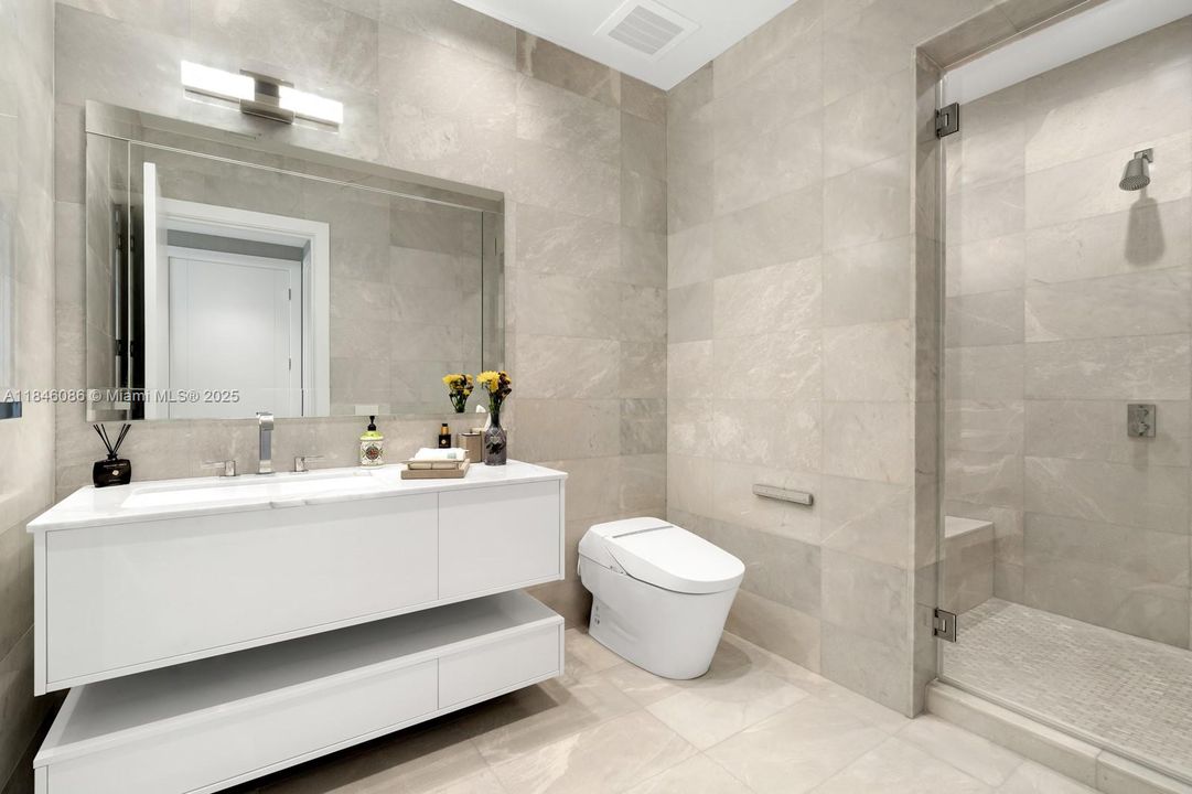 На продажу: $18,500,000 (5 спален, 5 ванн, 6735 Квадратных фут)