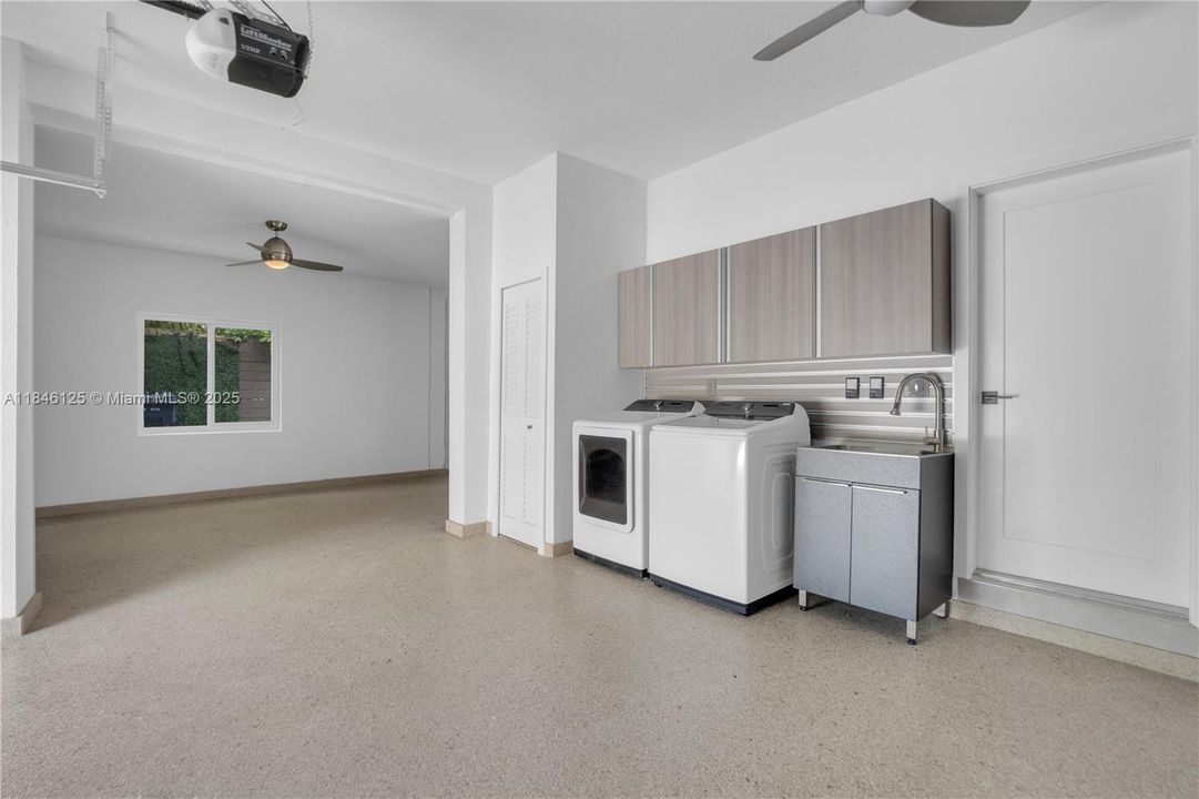 Recientemente alquilado: $9,000 (4 camas, 3 baños, 2965 Pies cuadrados)