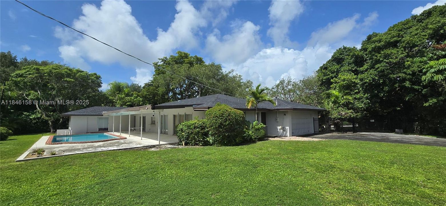 Recently Sold: $1,200,000 (4 beds, 3 baths, 3066 Square Feet)