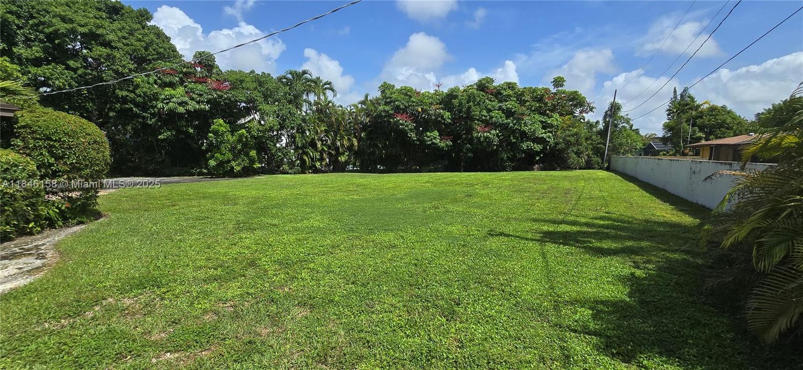 Recently Sold: $1,200,000 (4 beds, 3 baths, 3066 Square Feet)