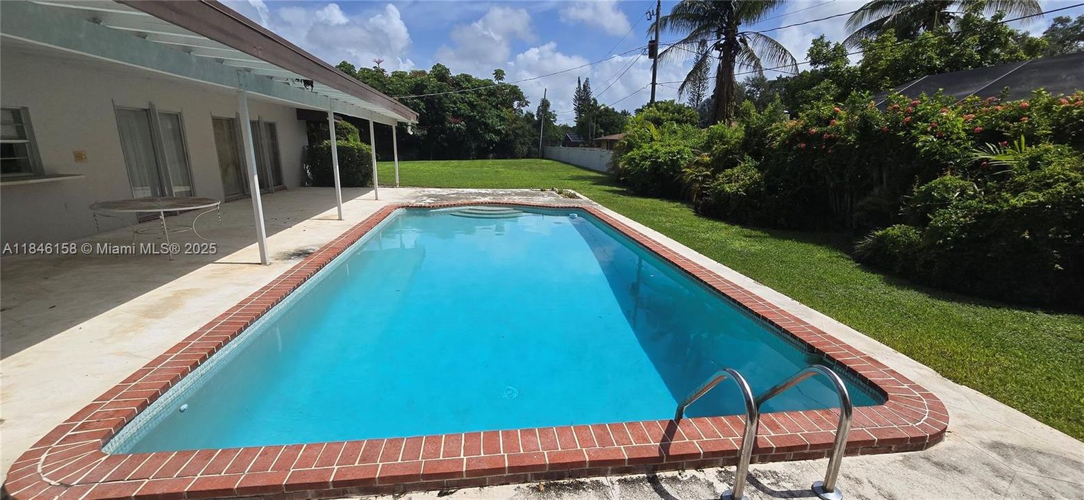 Recently Sold: $1,200,000 (4 beds, 3 baths, 3066 Square Feet)