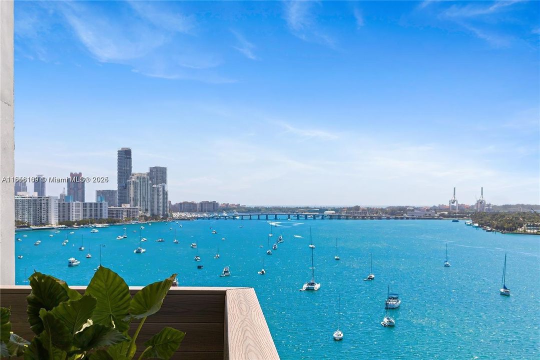 Vendido Recientemente: $1,650,000 (2 camas, 2 baños, 1333 Pies cuadrados)