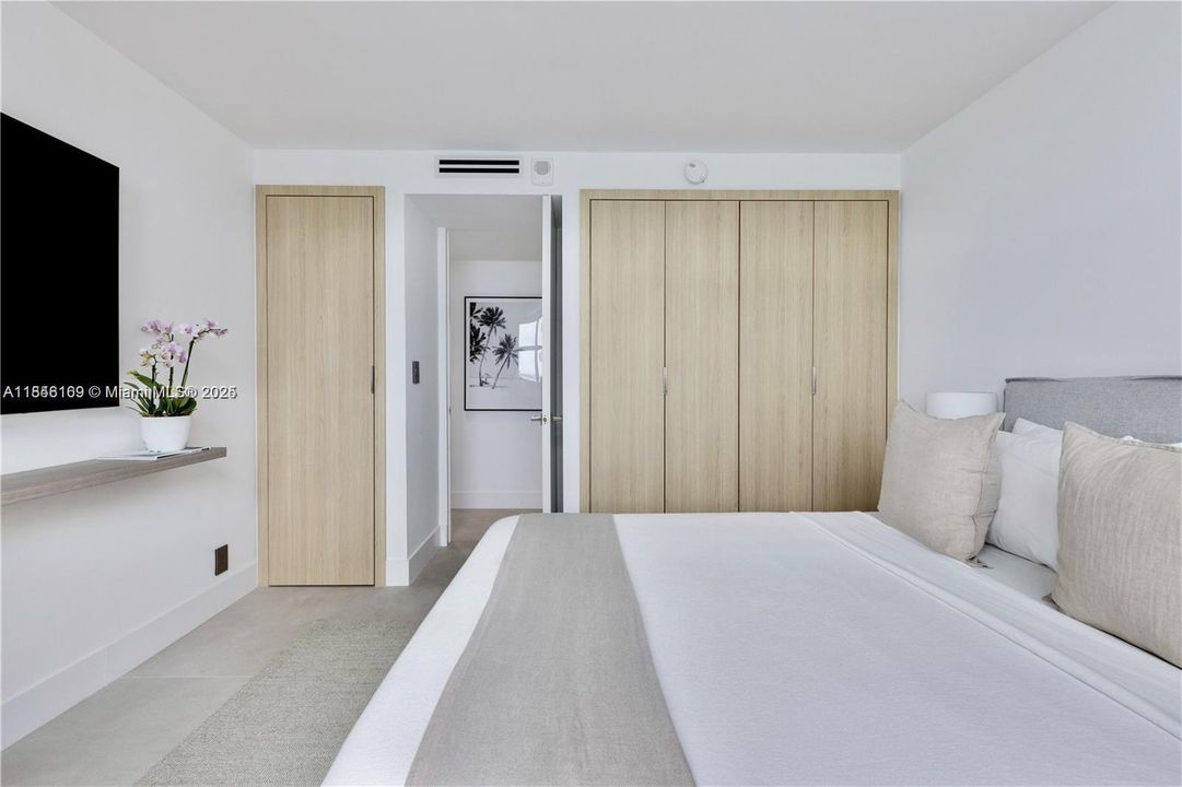 Vendido Recientemente: $1,650,000 (2 camas, 2 baños, 1333 Pies cuadrados)