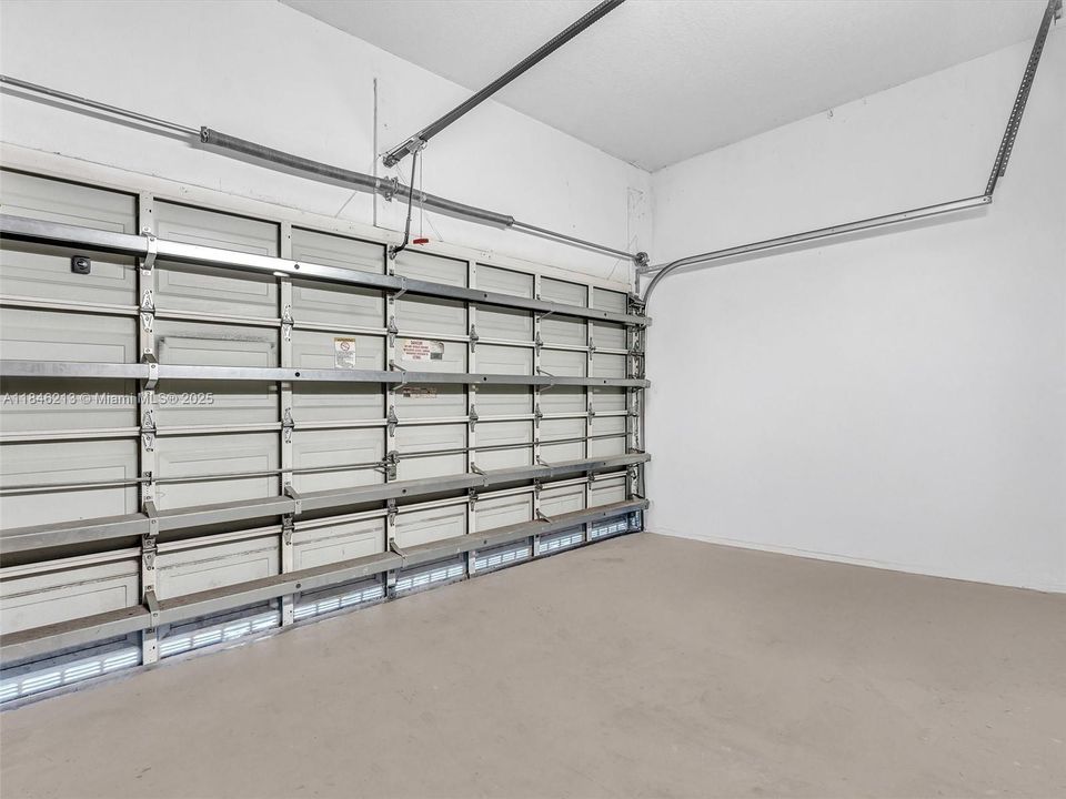 На продажу: $699,000 (5 спален, 2 ванн, 2042 Квадратных фут)