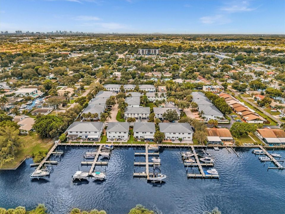 На продажу: $699,000 (5 спален, 2 ванн, 2042 Квадратных фут)