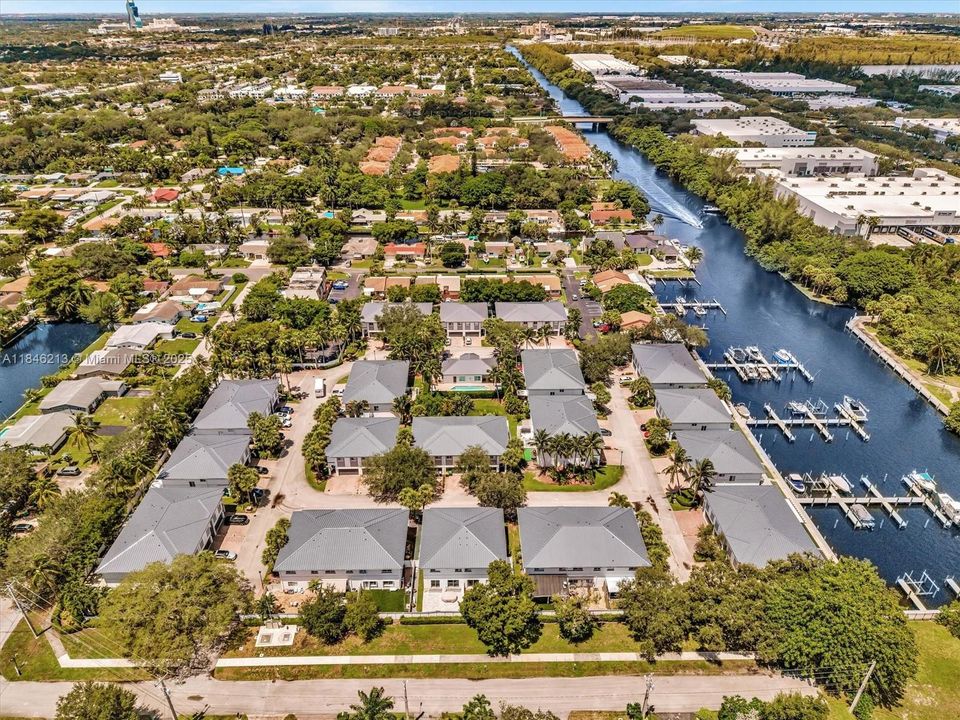 На продажу: $699,000 (5 спален, 2 ванн, 2042 Квадратных фут)