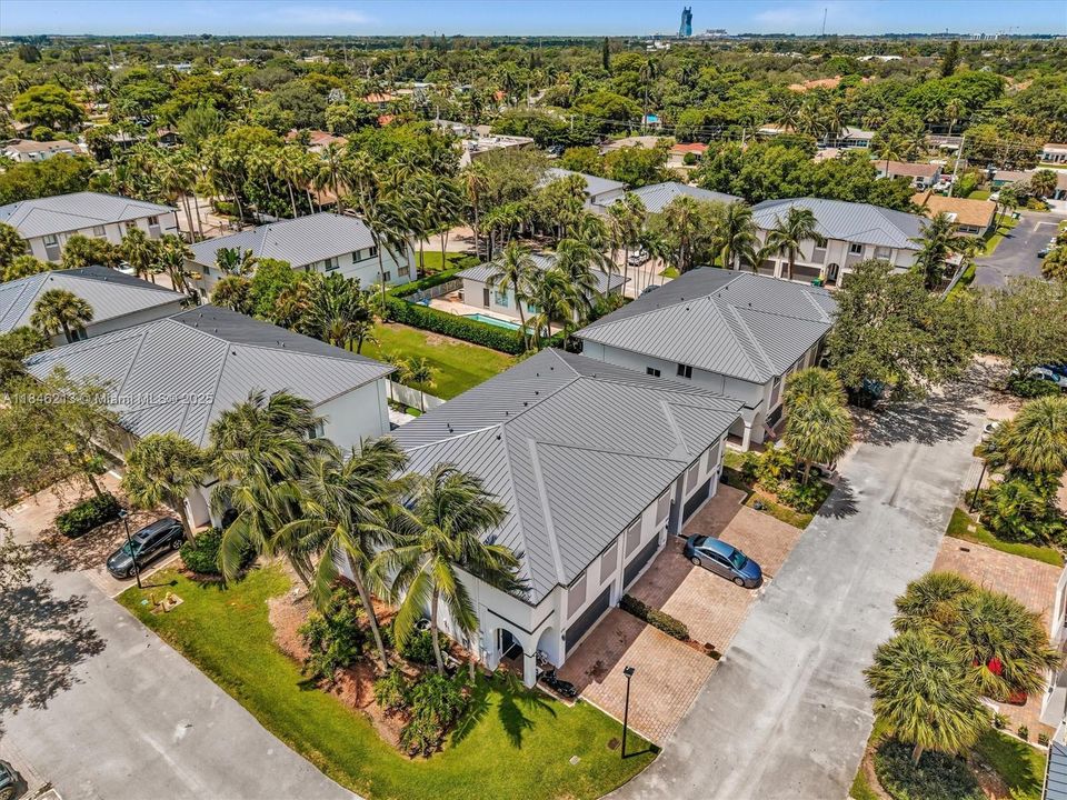 На продажу: $699,000 (5 спален, 2 ванн, 2042 Квадратных фут)