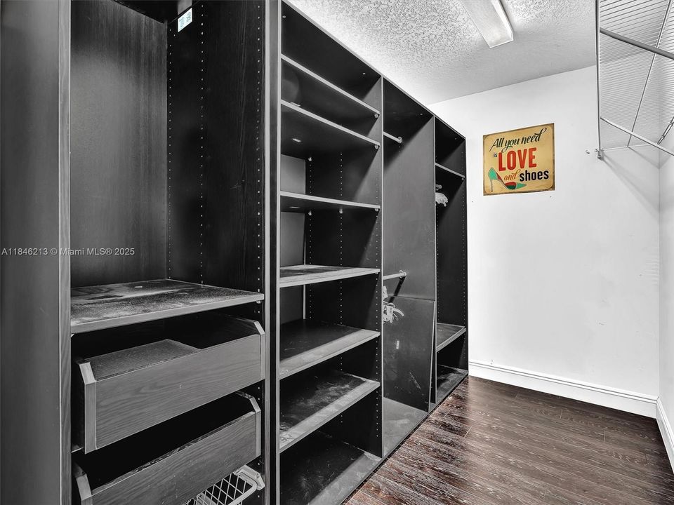 На продажу: $699,000 (5 спален, 2 ванн, 2042 Квадратных фут)