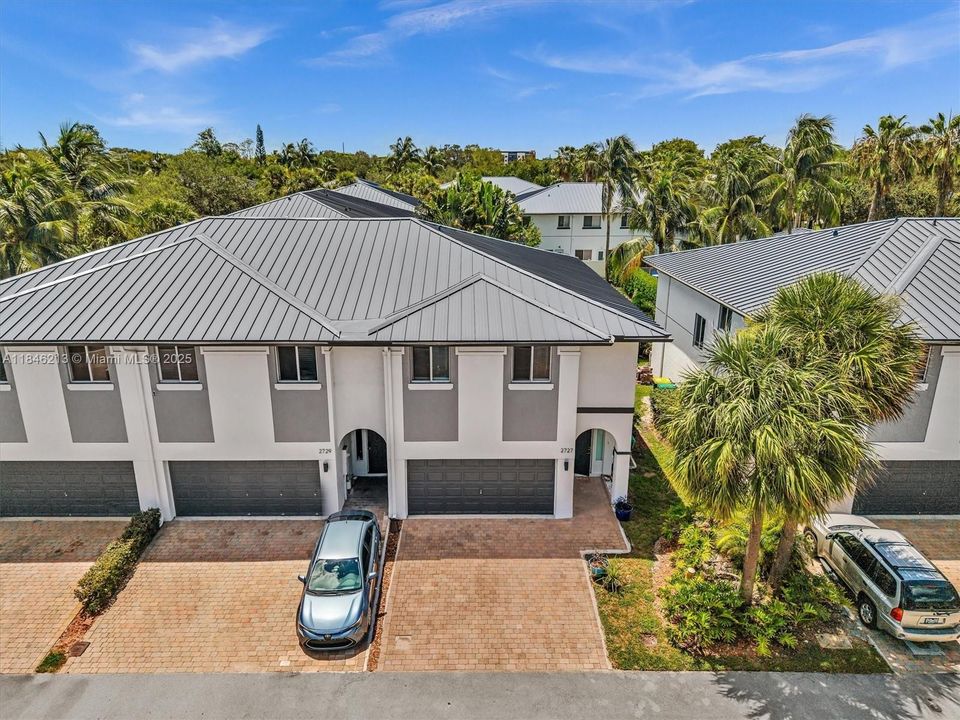 На продажу: $699,000 (5 спален, 2 ванн, 2042 Квадратных фут)