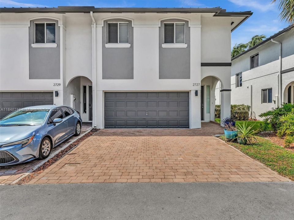 На продажу: $699,000 (5 спален, 2 ванн, 2042 Квадратных фут)