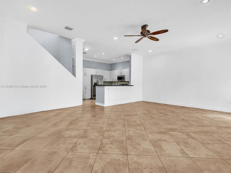 На продажу: $699,000 (5 спален, 2 ванн, 2042 Квадратных фут)