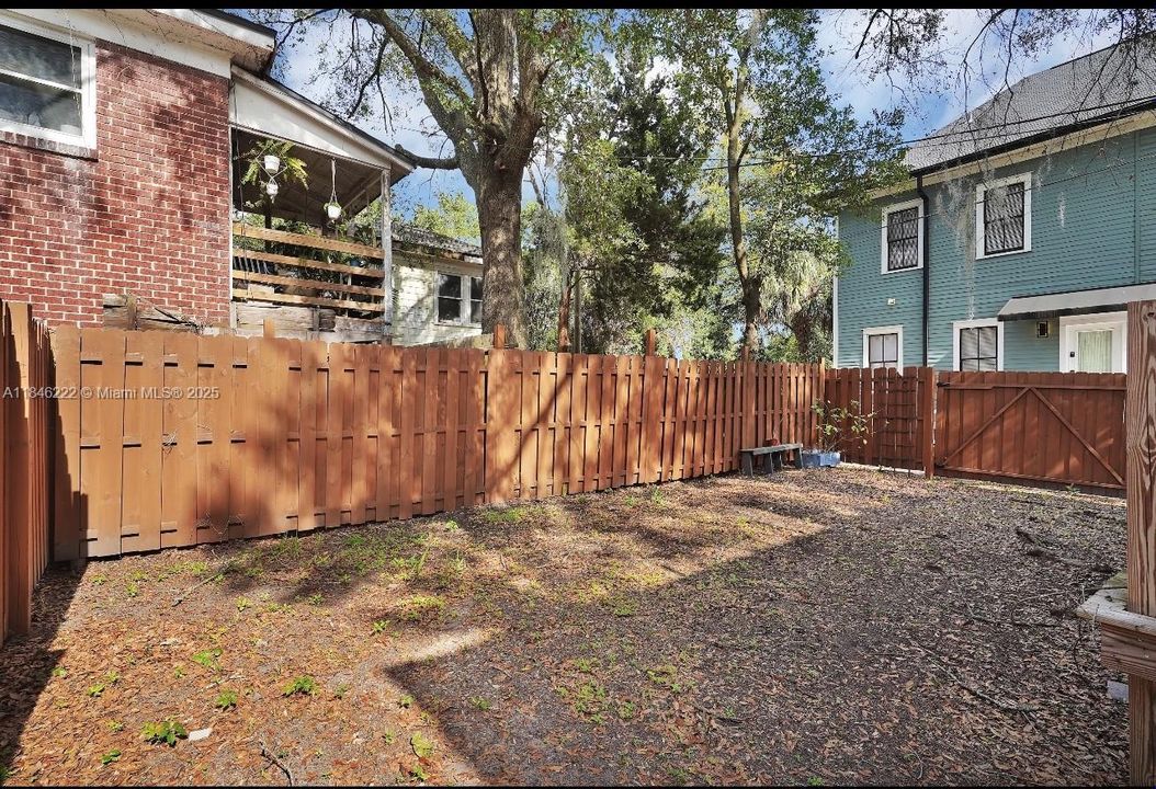 En Venta: $399,000 (4 camas, 2 baños, 1884 Pies cuadrados)