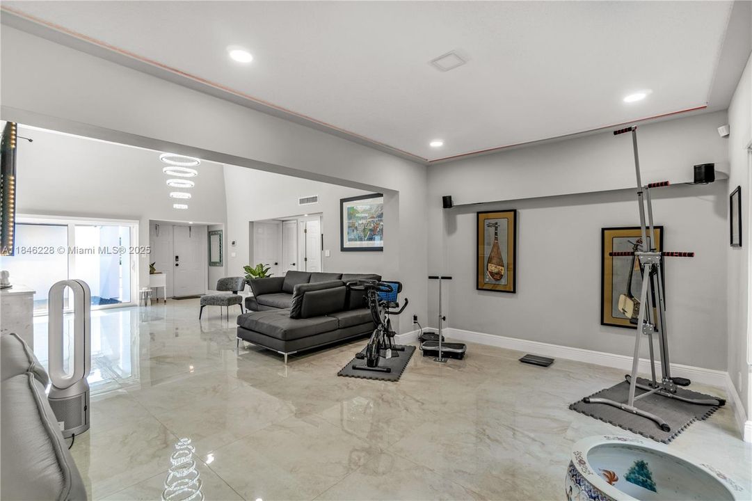 En Renta: $5,300 (3 camas, 3 baños, 2093 Pies cuadrados)