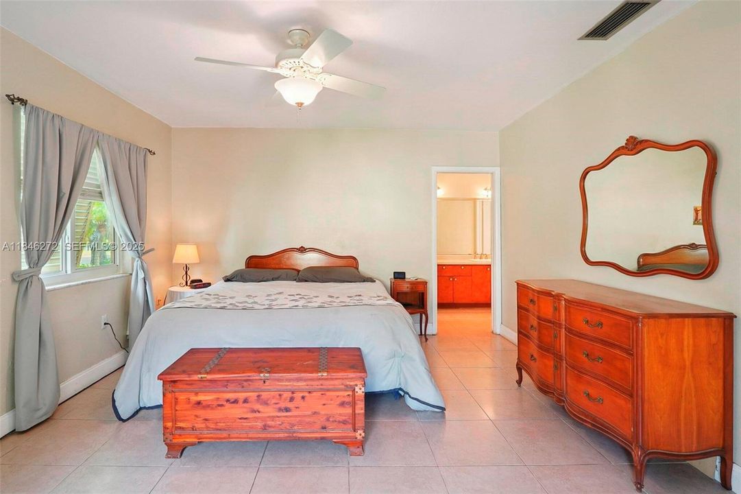 待售: $1,259,900 (4 贝兹, 2 浴室, 2364 平方英尺)