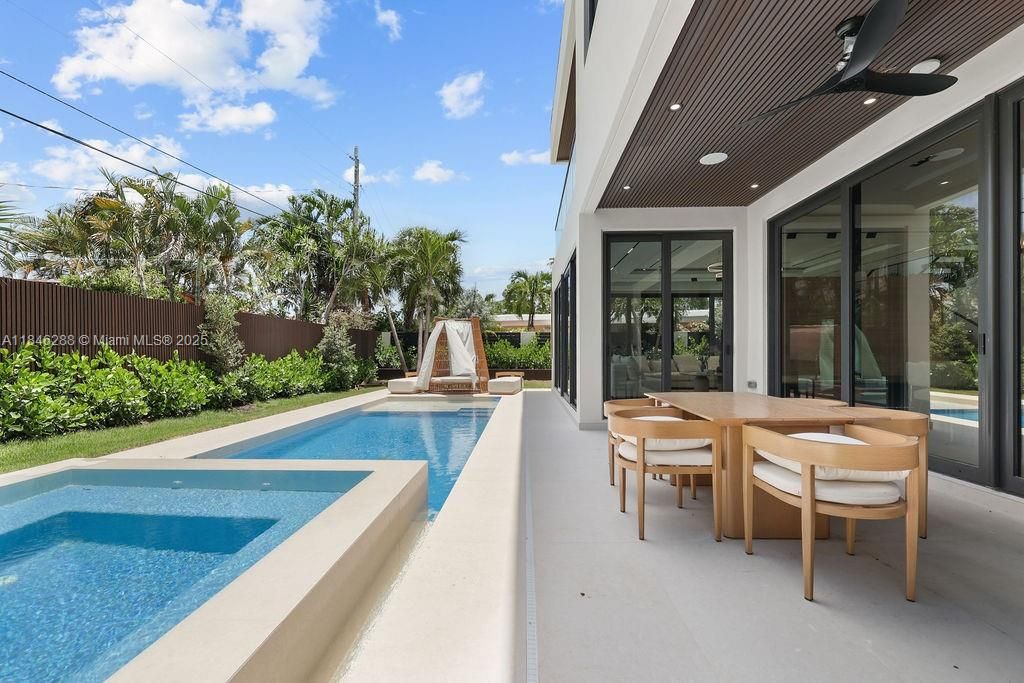 待售: $3,285,000 (4 贝兹, 4 浴室, 3741 平方英尺)