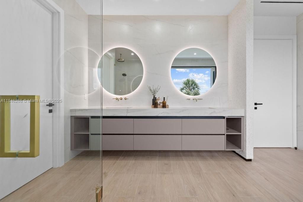 待售: $3,285,000 (4 贝兹, 4 浴室, 3741 平方英尺)