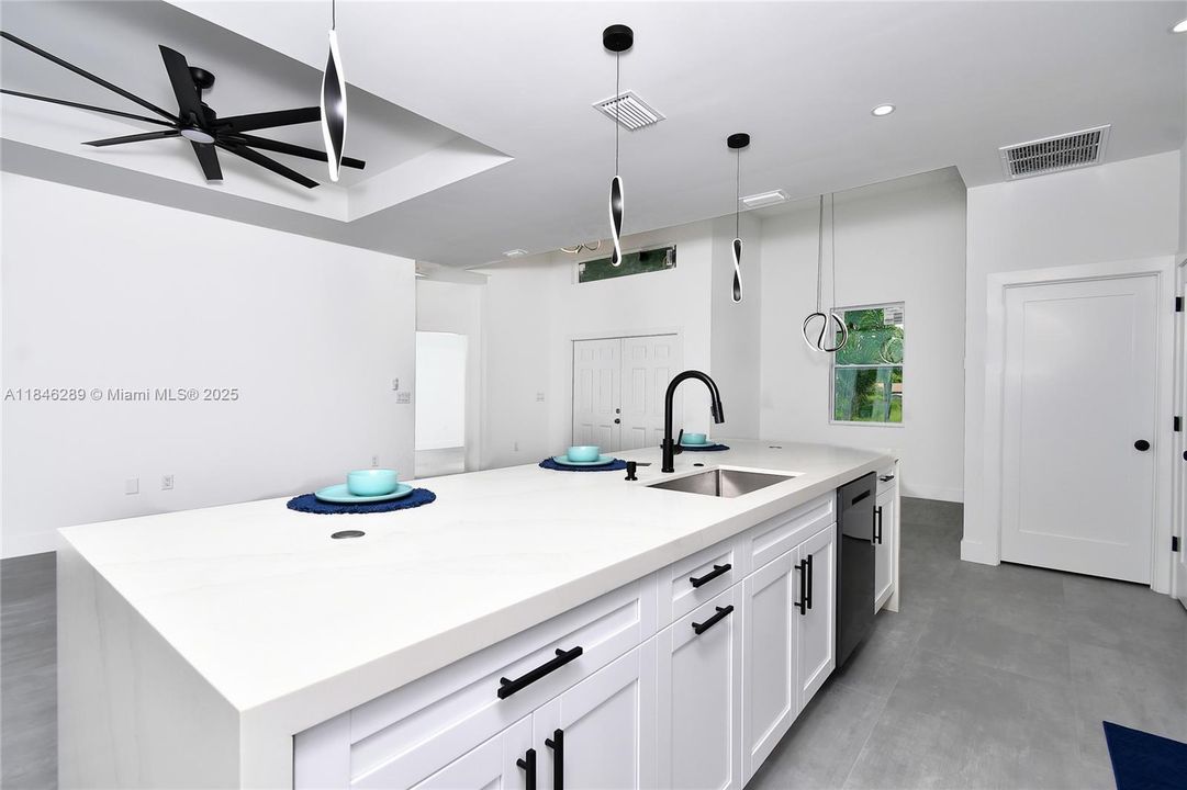 En Venta: $344,000 (3 camas, 2 baños, 0 Pies cuadrados)