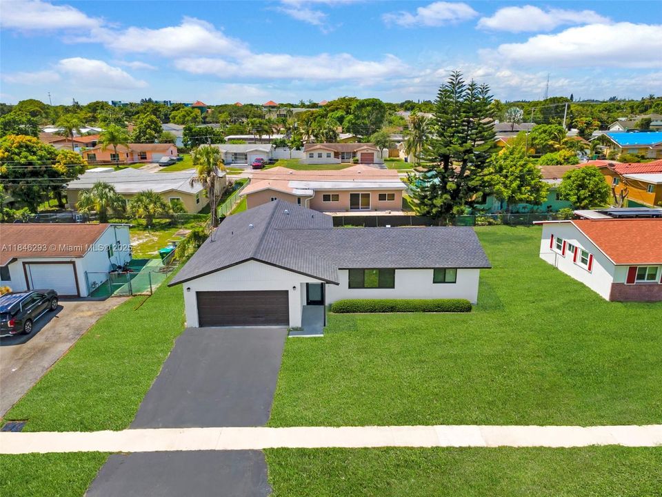 Recently Sold: $465,000 (3 beds, 2 baths, 1269 Square Feet)