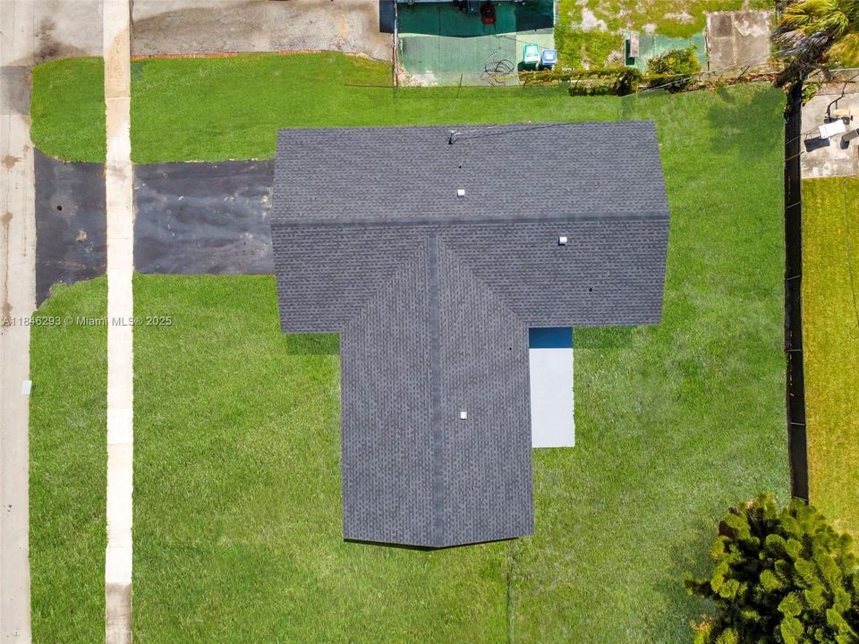 Recently Sold: $465,000 (3 beds, 2 baths, 1269 Square Feet)