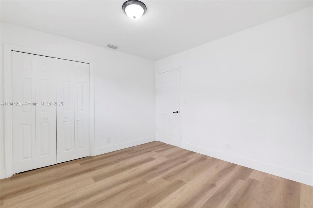 Recently Sold: $465,000 (3 beds, 2 baths, 1269 Square Feet)