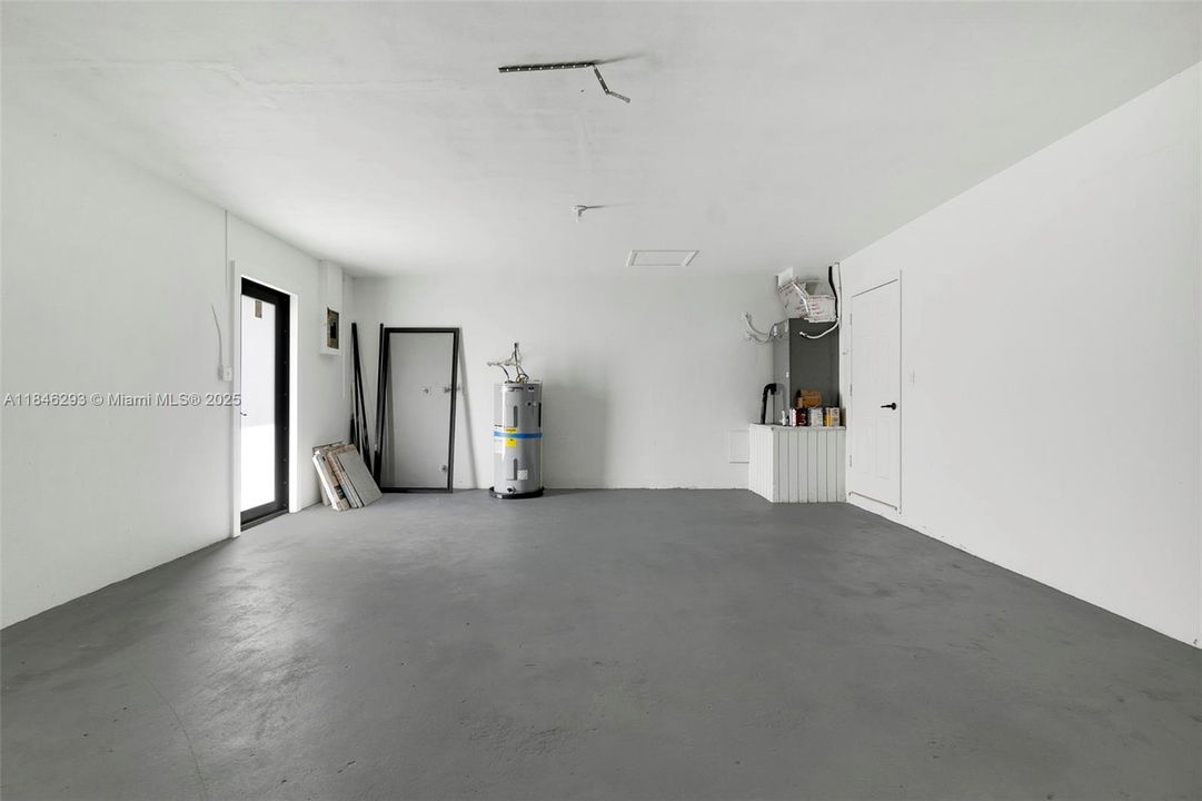 Recently Sold: $465,000 (3 beds, 2 baths, 1269 Square Feet)